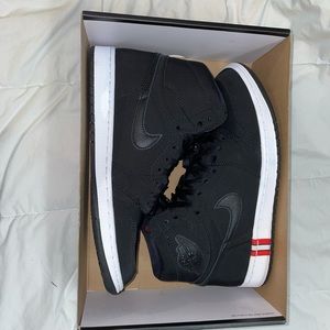 Jordan 1 Retro High Paris Saint Germain